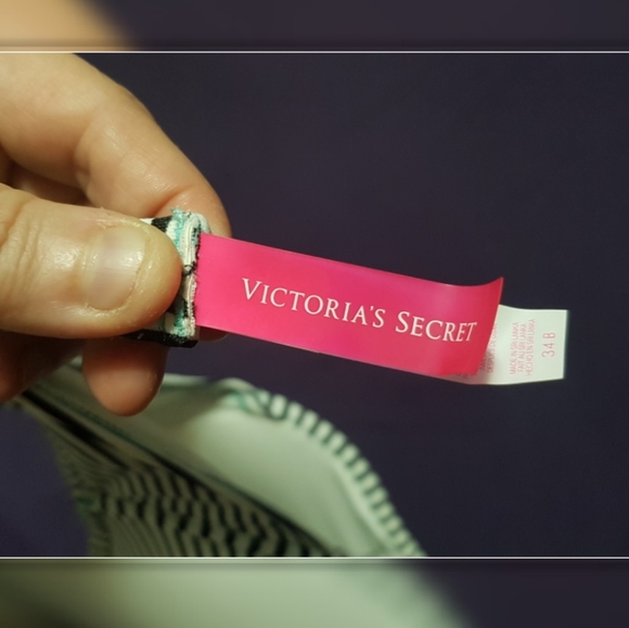 Victoria's secret bikini top - Picture 3 of 3